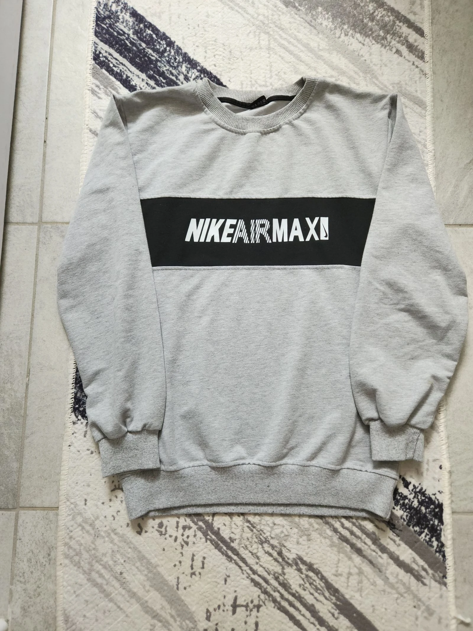 Sweat Nike Air Max Gris et Noir - Sweatshirt Col Rond Sportswear / Streetwear